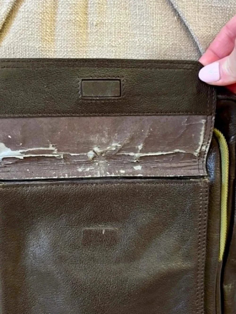 Jeep Leather Cross Body Messenger Travel Bag Zippered Pockets Brown